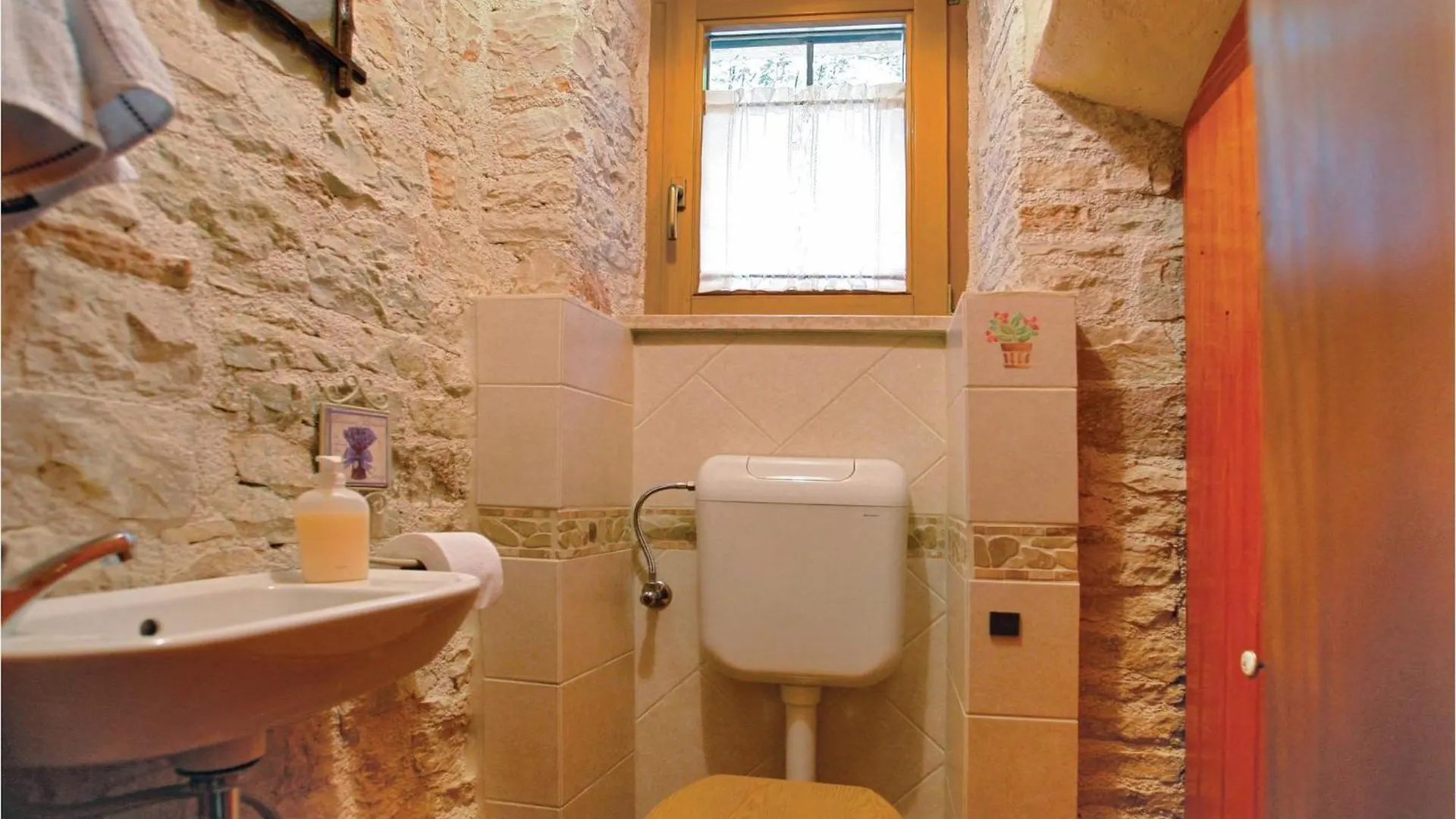 Lovely Home In Klarici With Kitchen Jursici